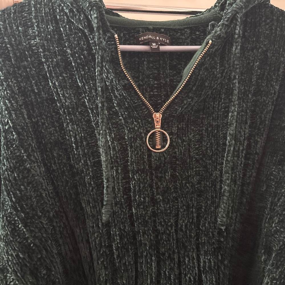 Kendall & Kylie crop sweater